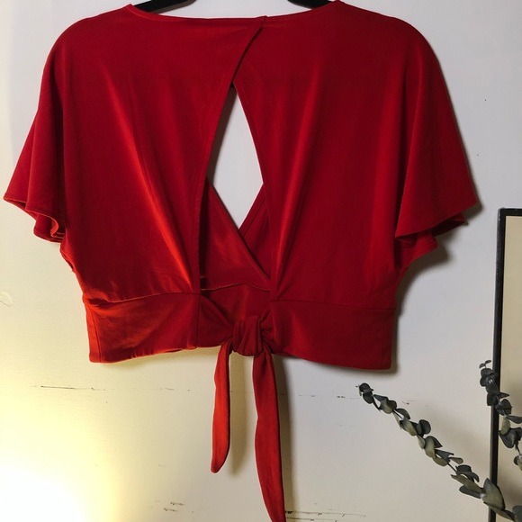 Cute cropped wrap-top! - Picture 2 of 4